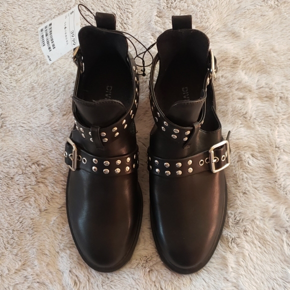 Boots - Picture 2 of 3